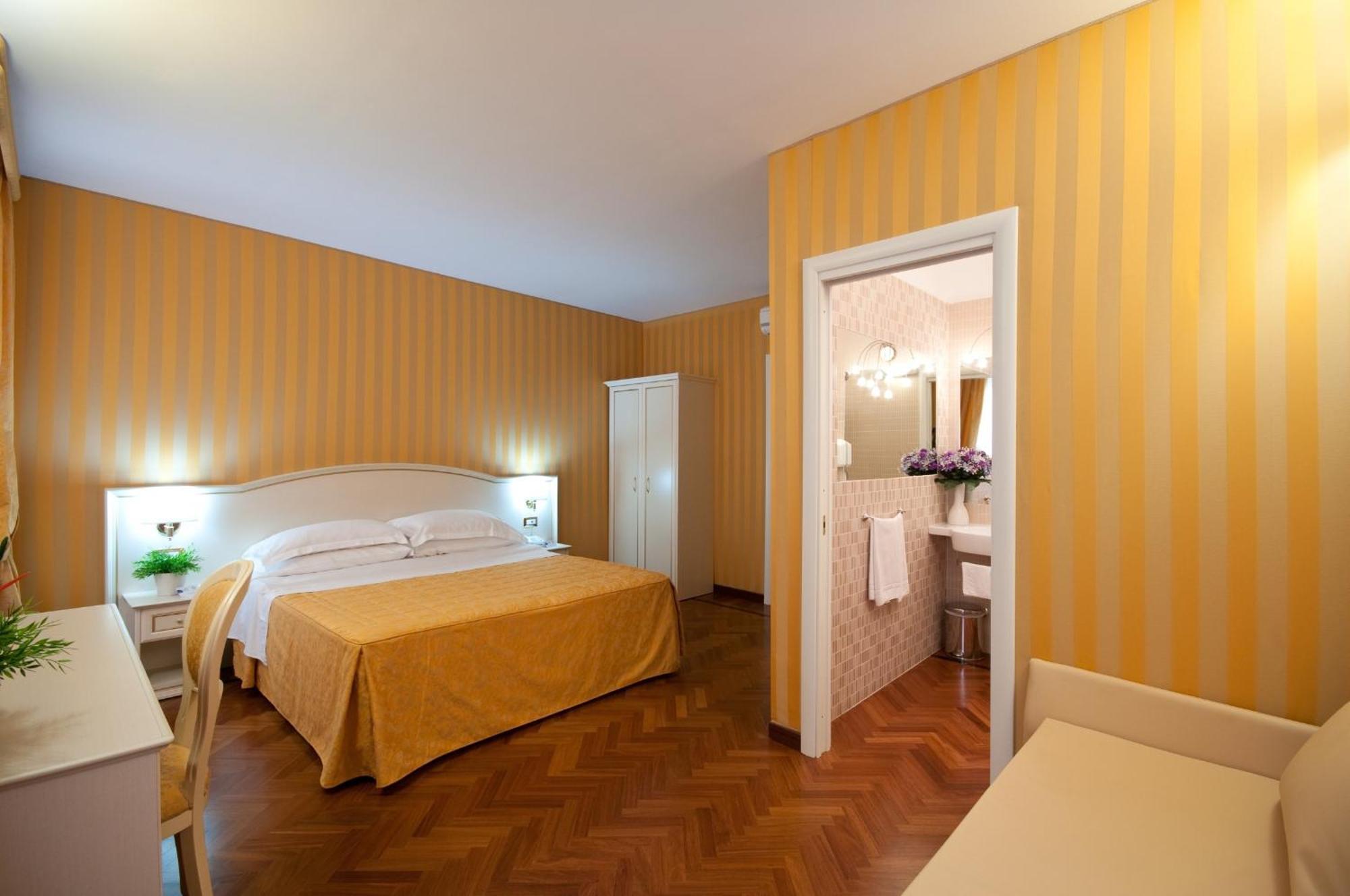 רומא Trevi 41 Hotel מראה חיצוני תמונה