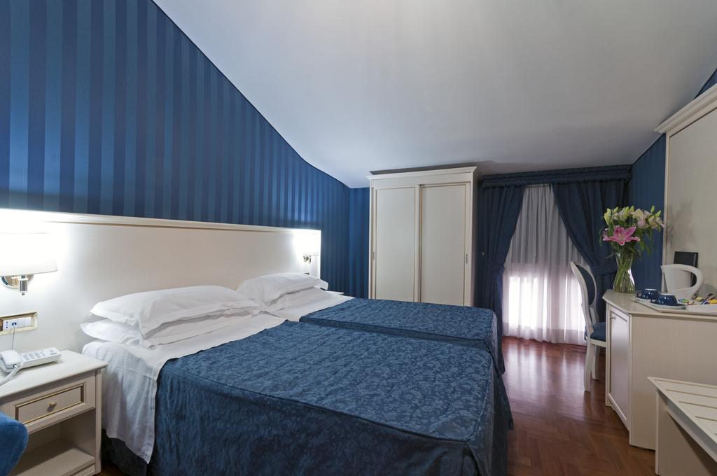 רומא Trevi 41 Hotel מראה חיצוני תמונה