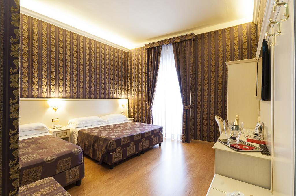 רומא Trevi 41 Hotel מראה חיצוני תמונה