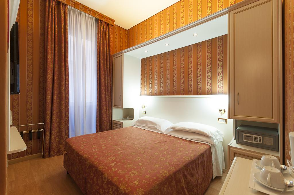 רומא Trevi 41 Hotel מראה חיצוני תמונה