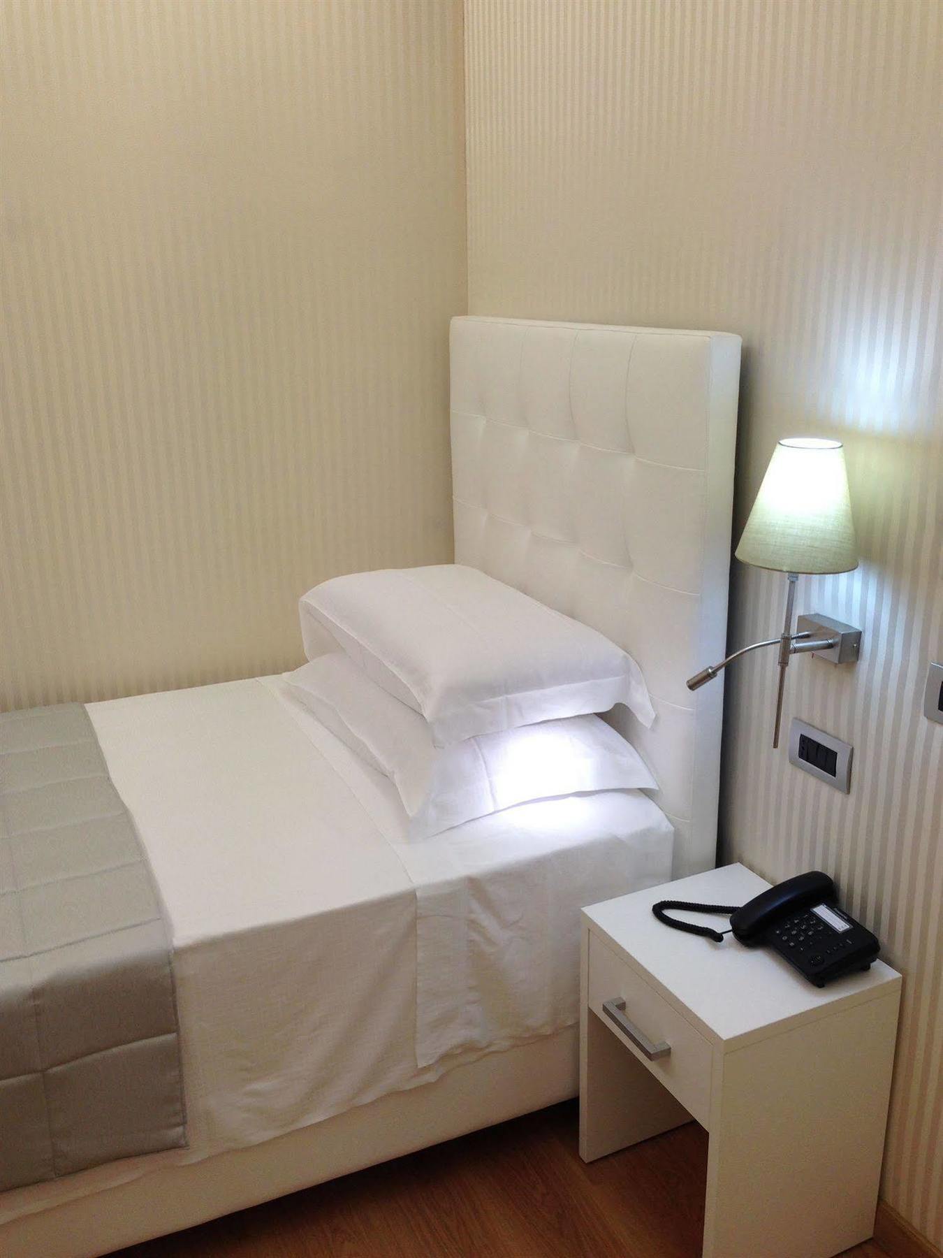 רומא Trevi 41 Hotel מראה חיצוני תמונה